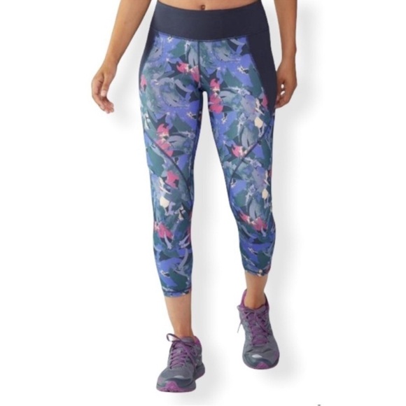 Patagonia Pants - Patagonia Abstract Blue Jungle Cropped Leggings